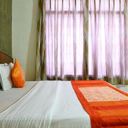 Airport Hotel Paradise International Nuova Delhi Esterno foto