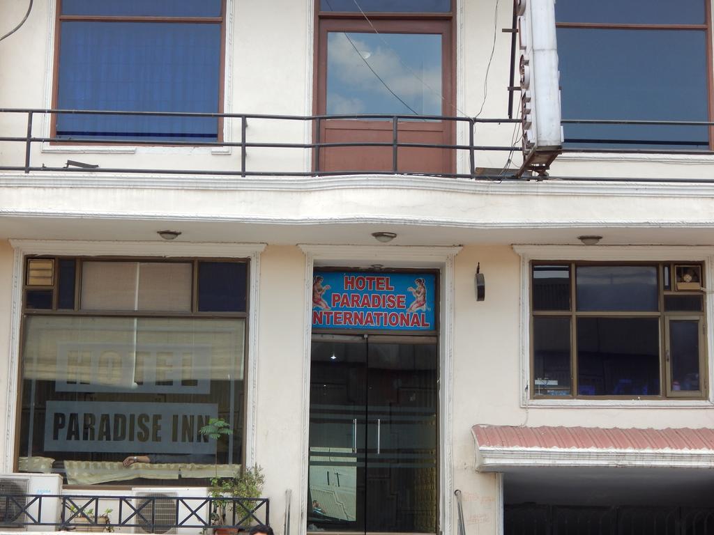 Airport Hotel Paradise International Nuova Delhi Esterno foto