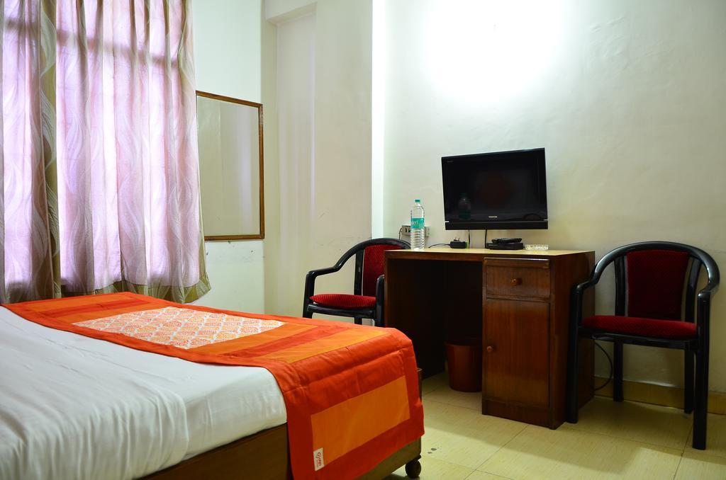Airport Hotel Paradise International Nuova Delhi Esterno foto