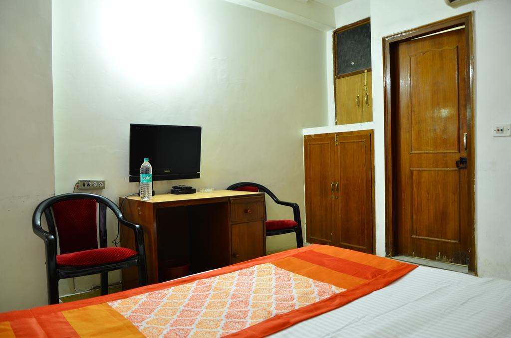 Airport Hotel Paradise International Nuova Delhi Esterno foto
