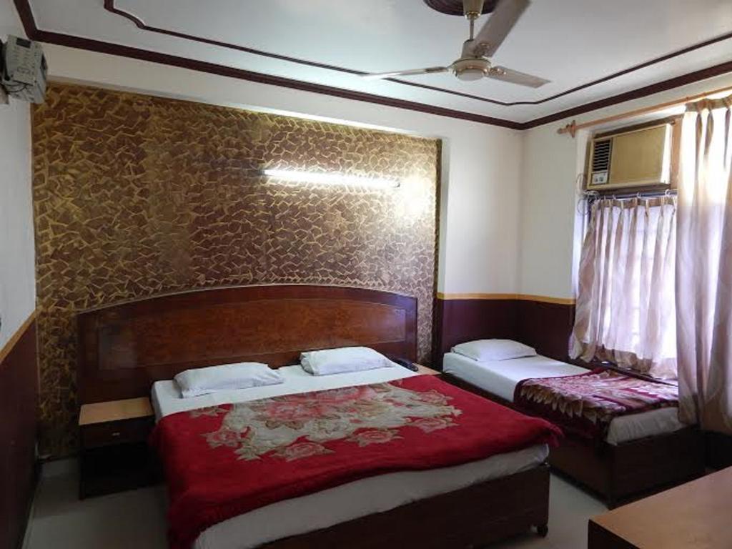 Airport Hotel Paradise International Nuova Delhi Esterno foto