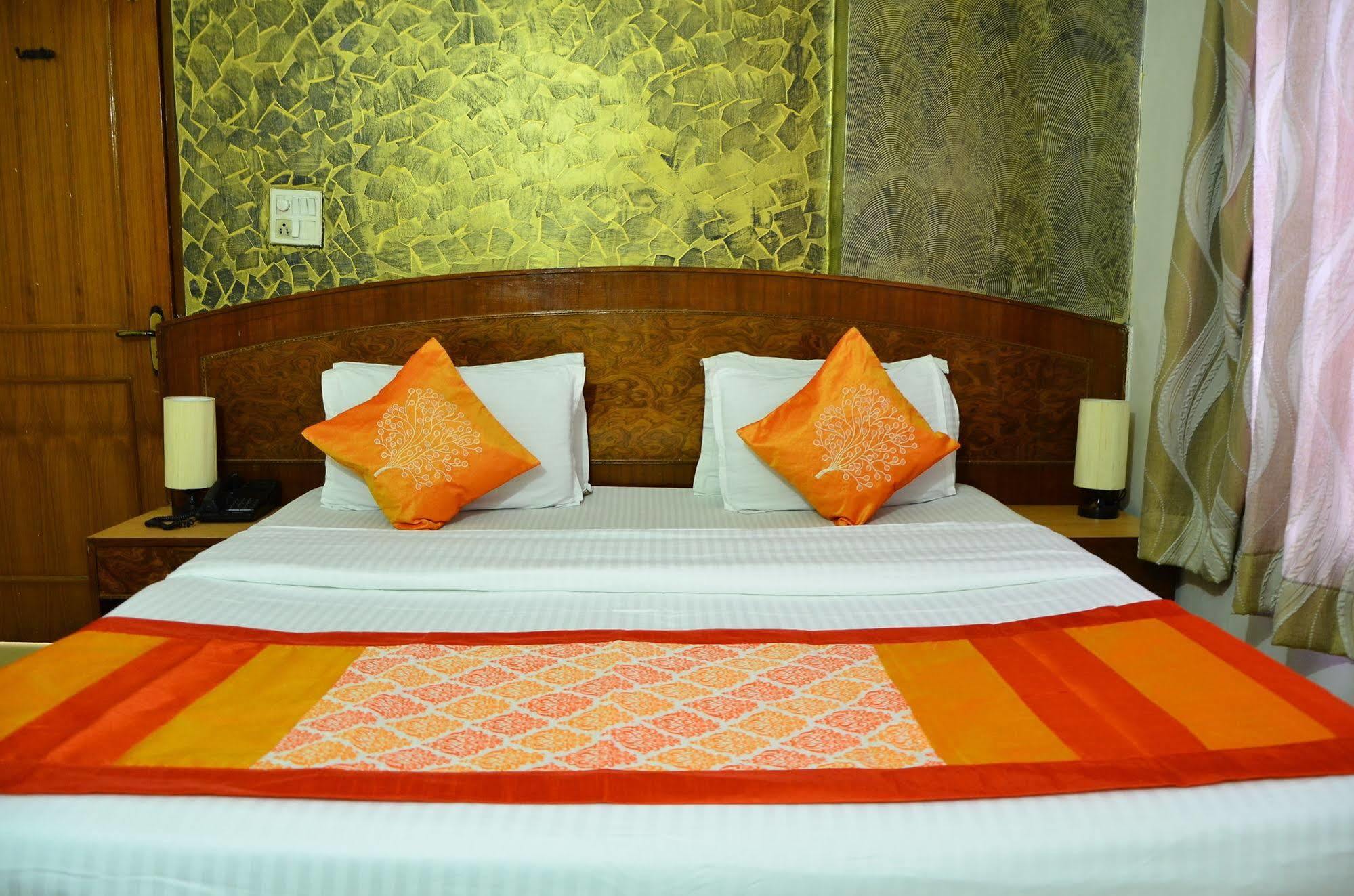 Airport Hotel Paradise International Nuova Delhi Esterno foto
